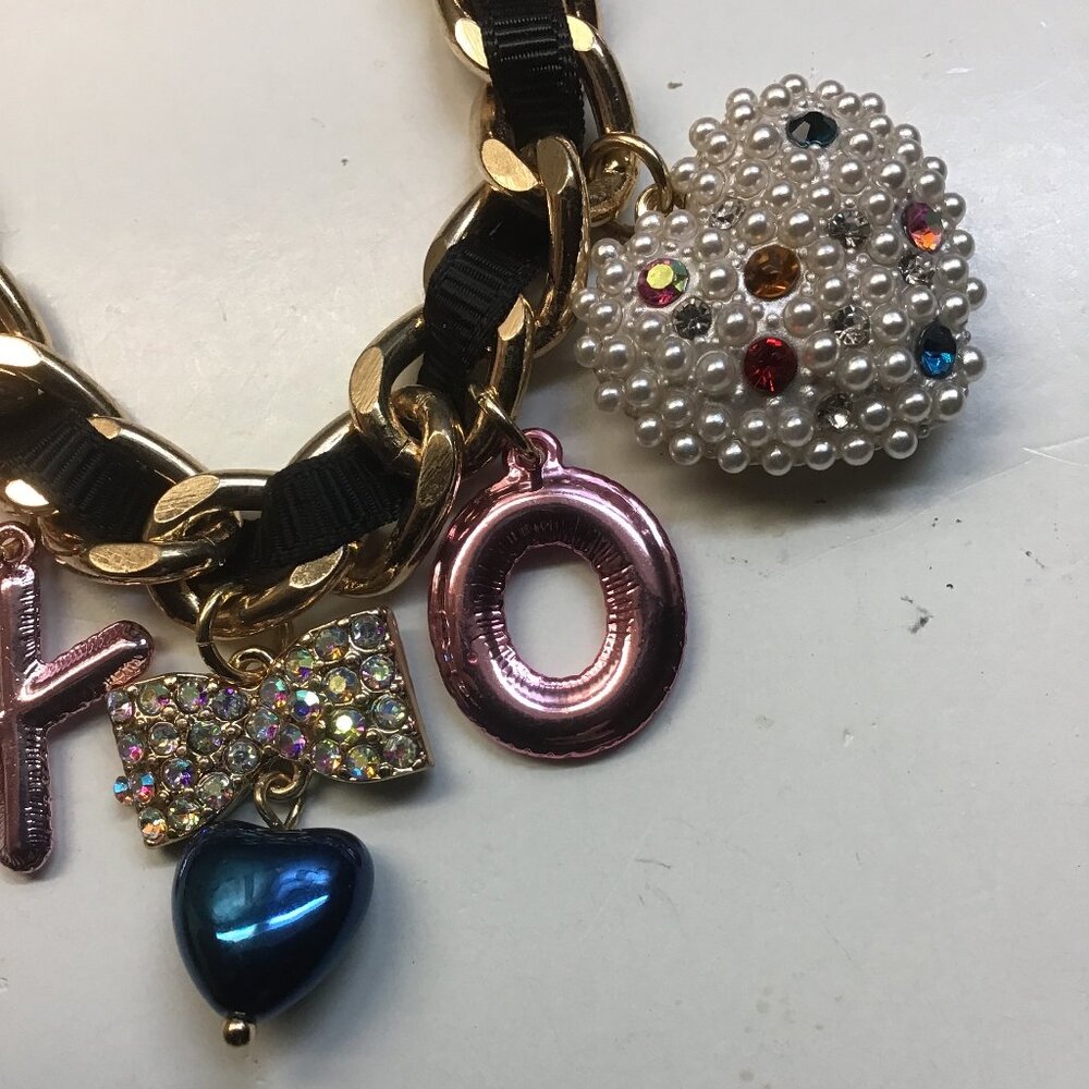 Betsey Johnson New XO Pearl Heart Bracelet - Picture 2 of 3